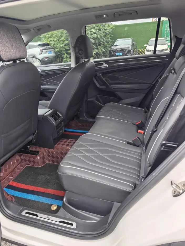 Volkswagen Tiguan L 2022 Model 330TSI Automatic 2WD R-Line Enjoy the version more – фото 8