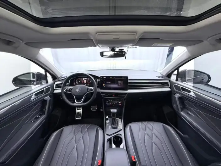 Volkswagen Tiguan L 2022 Model 330TSI Automatic 2WD R-Line Enjoy the version more – фото 7