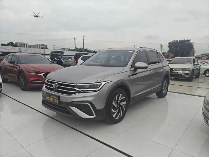 Volkswagen Tiguan L 2022 Model 330TSI Automatic 2WD Comfort Edition – фото 1