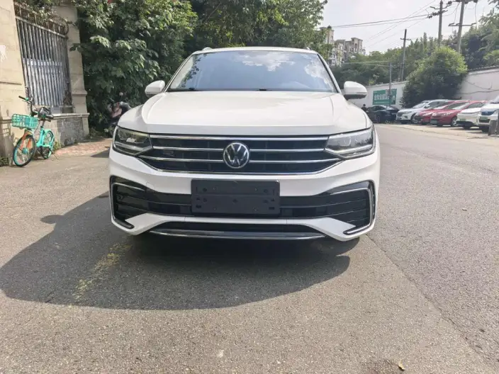 Volkswagen Tiguan L 2022 Model 330TSI Automatic 2WD R-Line Enjoy the version more – фото 2