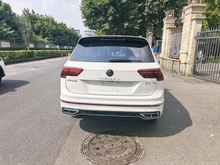 Volkswagen Tiguan L 2022 Model 330TSI Automatic 2WD R-Line Enjoy the version more – фото 4