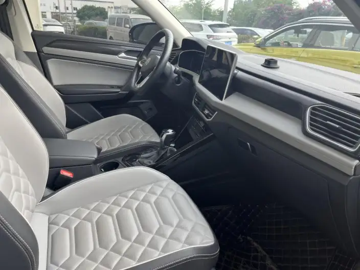 Volkswagen Tayron 2022 Model 330TSI 2WD Luxury Zhilian Edition Plus – фото 4