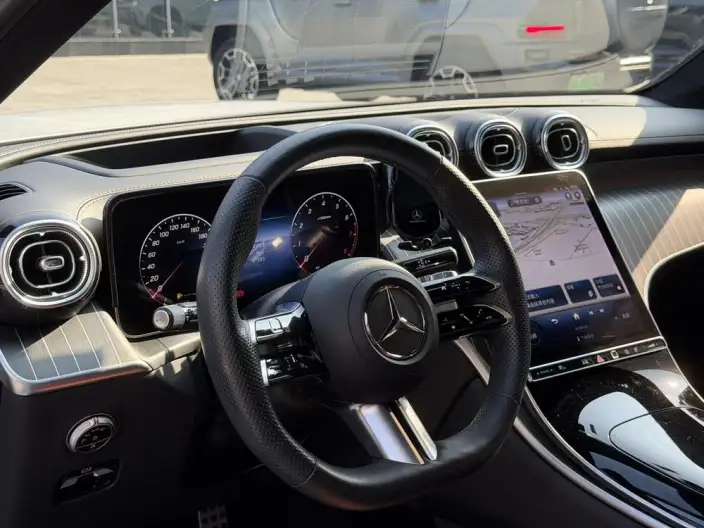 Mercedes-Benz GLC 2024 Model GLC 300 L 4MATIC Luxury Model 7 seat – фото 9