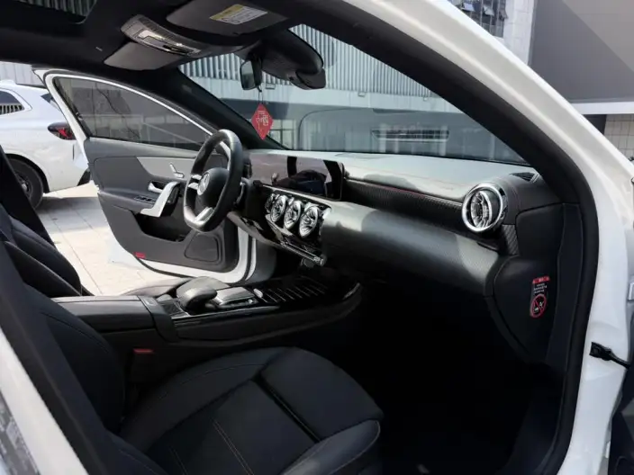 Mercedes-Benz A-class 2023 Model A 200 L Sports sedan Fashion Edition – фото 8