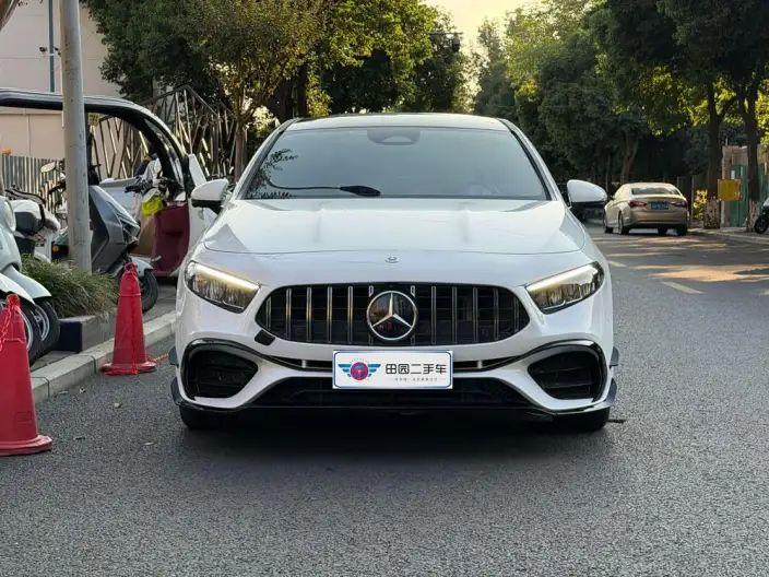 Mercedes-Benz A-class 2023 Model A 200 L Sports sedan Fashion Edition – фото 2