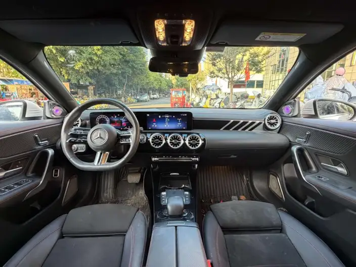 Mercedes-Benz A-class 2023 Model A 200 L Sports sedan Fashion Edition – фото 8