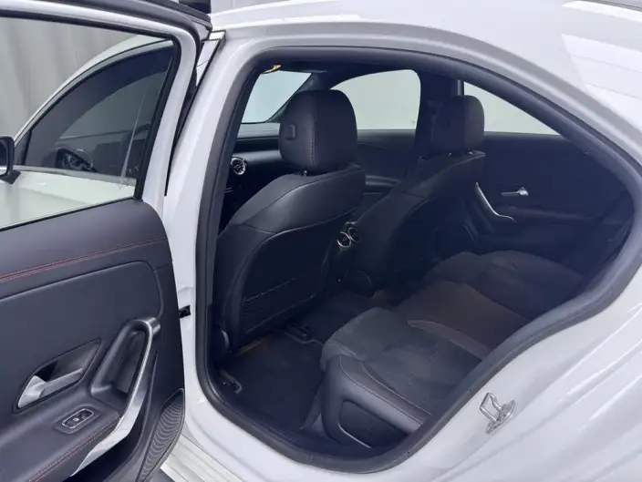 Mercedes-Benz A-class 2025 Model A 200 L Fashion Edition – фото 9