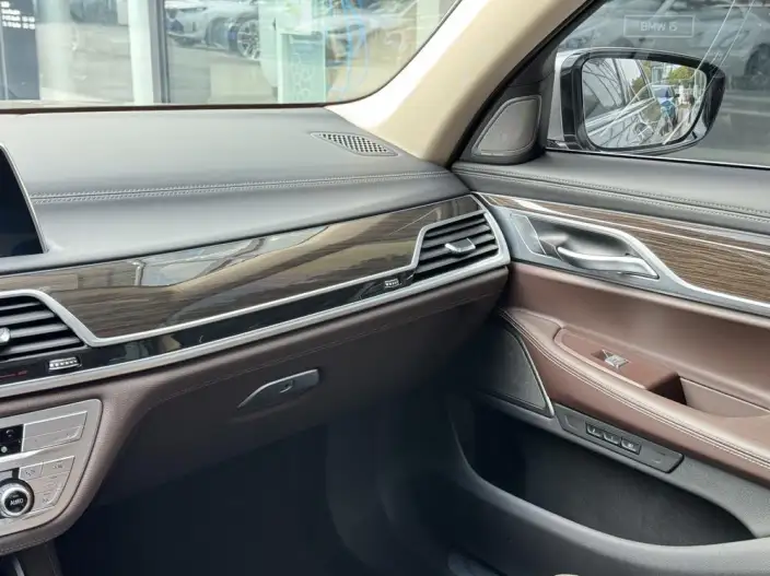 BMW 7 Series 2021 Model 730Li Luxury Set – фото 8