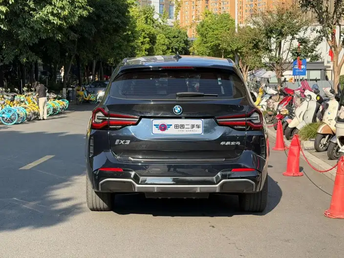 BMW iX3 2023 Model Leading Model – фото 5