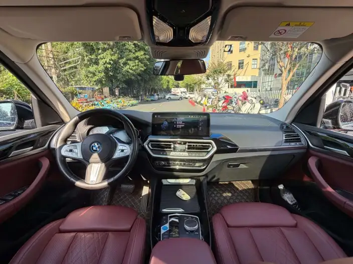 BMW iX3 2023 Model Leading Model – фото 7
