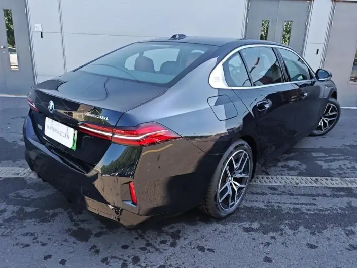 BMW i5 2025 Model eDrive35L M Sports Set – фото 5