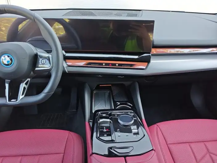 BMW i5 2025 Model eDrive35L M Sports Set – фото 6
