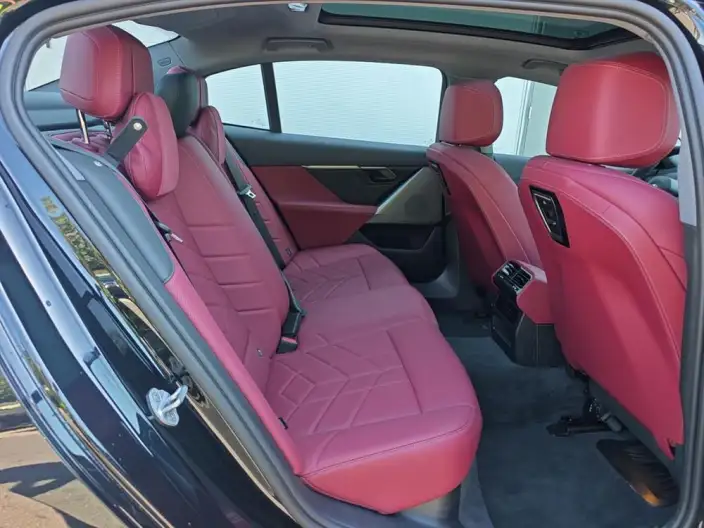 BMW i5 2025 Model eDrive35L M Sports Set – фото 9