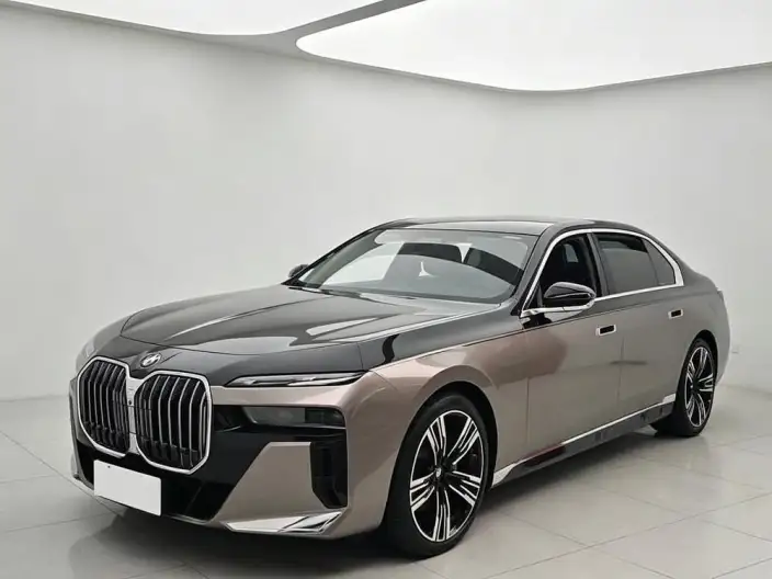 BMW 7 Series 2026 Model 740Li Leading Model M Sports Set – фото 1