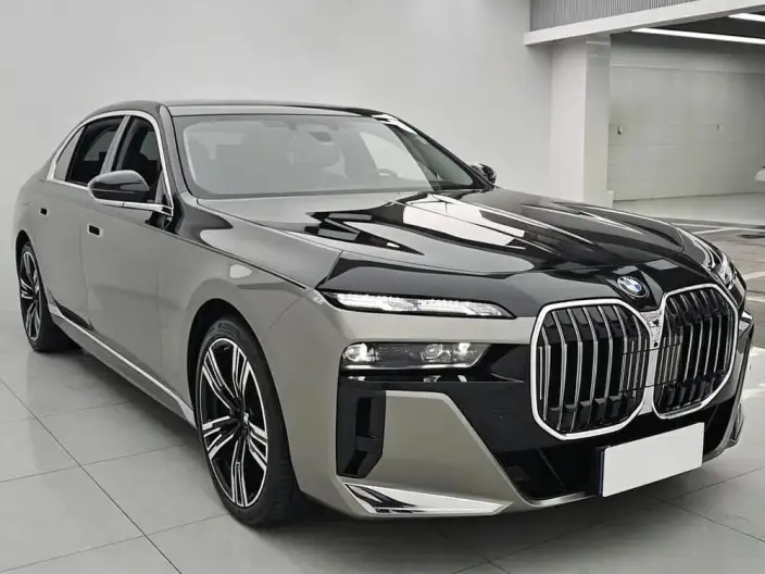 BMW 7 Series 2026 Model 740Li Leading Model M Sports Set – фото 3