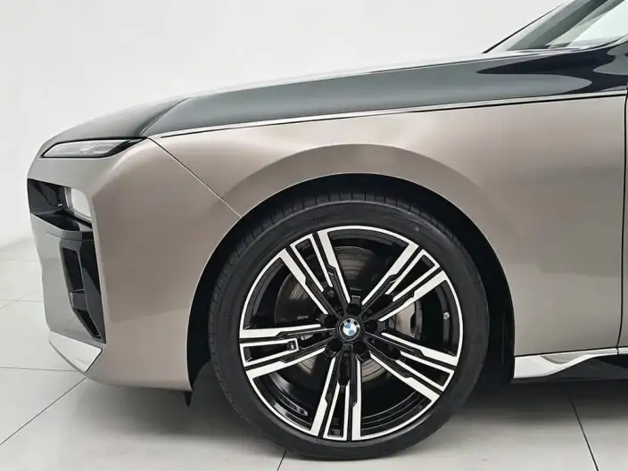 BMW 7 Series 2026 Model 740Li Leading Model M Sports Set – фото 8