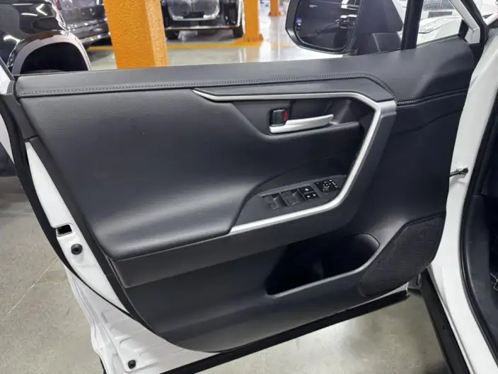 Toyota Wildlander 2023 Model 2.0L 2WD Urban Edition – фото 6