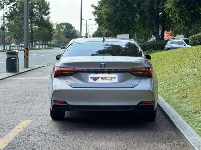 Toyota Avalon 2023 Model Intelligent Hybrid 2.5L E-CVT Deluxe Edition – фото 5