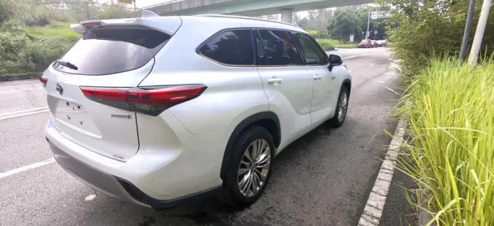 Toyota Highlander 2023 Model Hybrid 2.5L 4WD Deluxe Edition 7 seat – фото 6