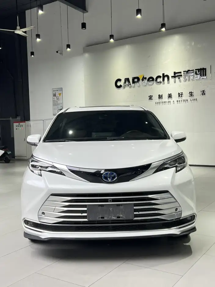 Toyota Sienna 2021 Model 2.5L Hybrid Platinum edition – фото 2