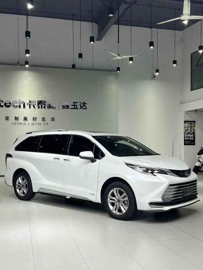 Toyota Sienna 2021 Model 2.5L Hybrid Platinum edition – фото 3