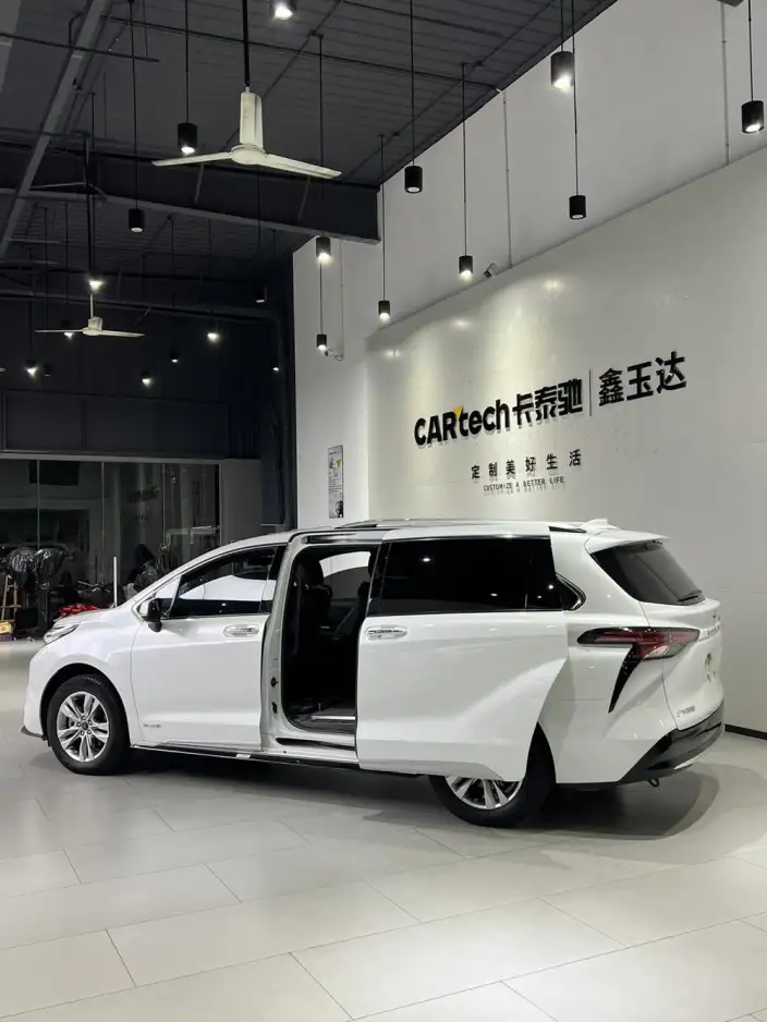 Toyota Sienna 2021 Model 2.5L Hybrid Platinum edition – фото 4