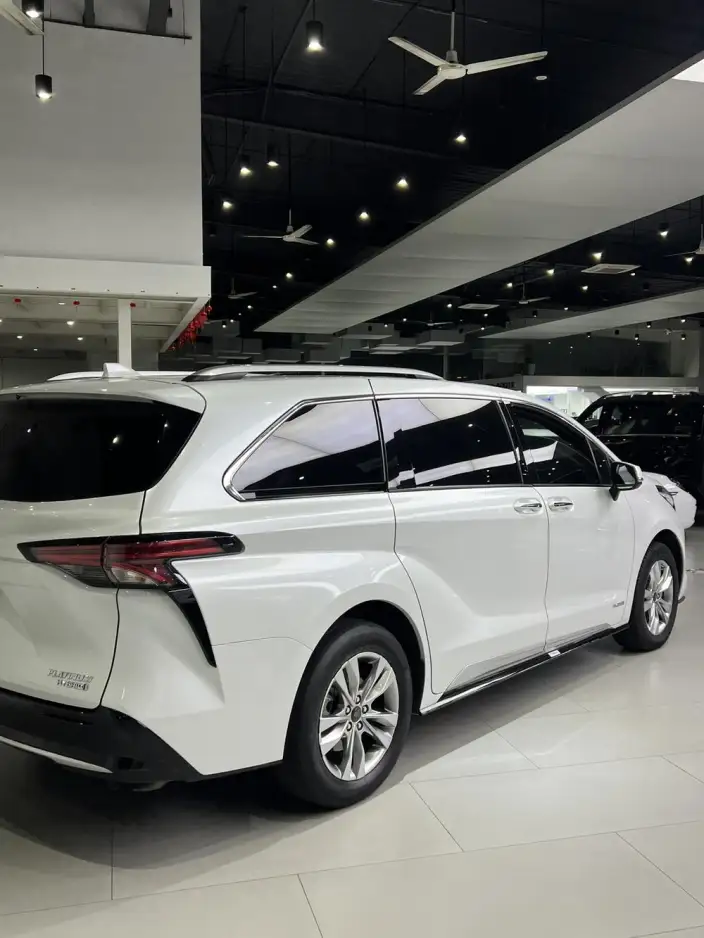 Toyota Sienna 2021 Model 2.5L Hybrid Platinum edition – фото 10