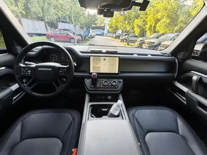 Land Rover Defender 2023 Model 110 3.0T P400 X-Dynamic HSE – фото 8