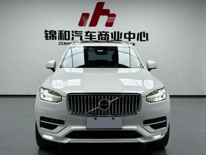 Volvo XC90 2023 Model B6 Smart Elegance Deluxe Edition 7 seat