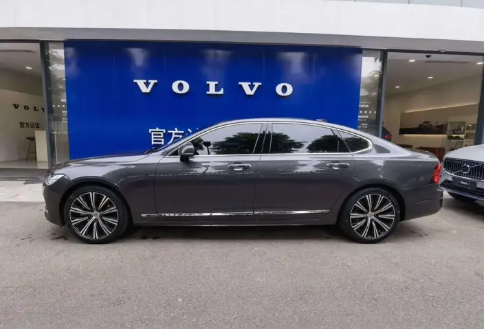 Volvo S90 2022 Model B5 Smart Elegance Deluxe Edition