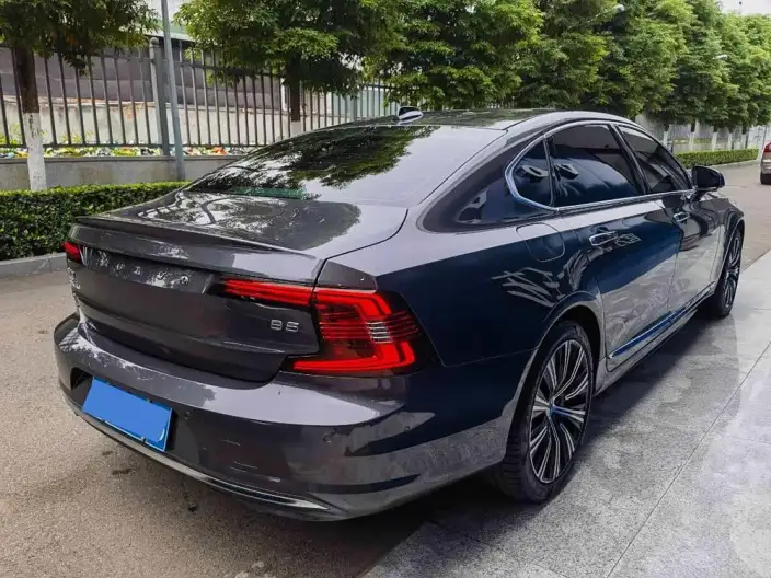 Volvo S90 2022 Model B5 Smart Elegance Deluxe Edition