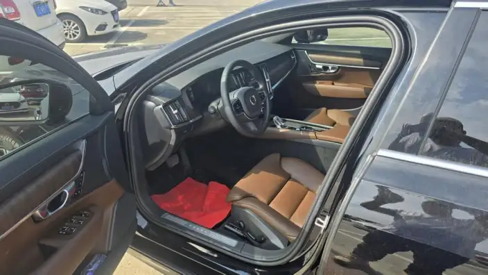 Volvo S90 2023 Model B5 Smart Range Deluxe Edition – фото 7