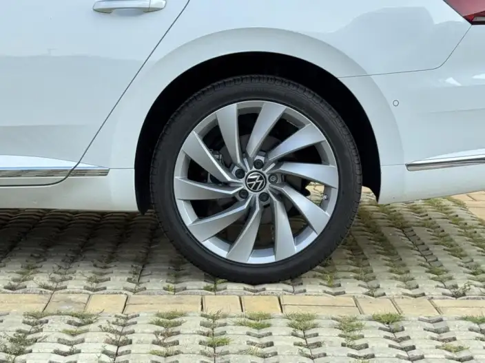 Volkswagen CC 2023 Model 380TSI Eye-catching version – фото 4
