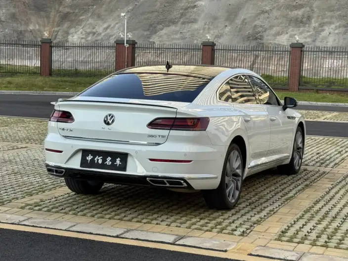 Volkswagen CC 2023 Model 380TSI Eye-catching version – фото 7