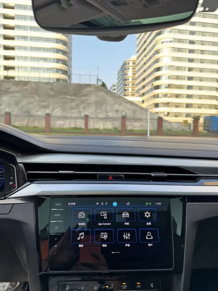 Volkswagen CC 2023 Model 380TSI Eye-catching version – фото 9