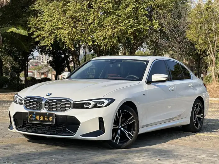 BMW 3 Series 2025 Model 325i M Sports Set – фото 1