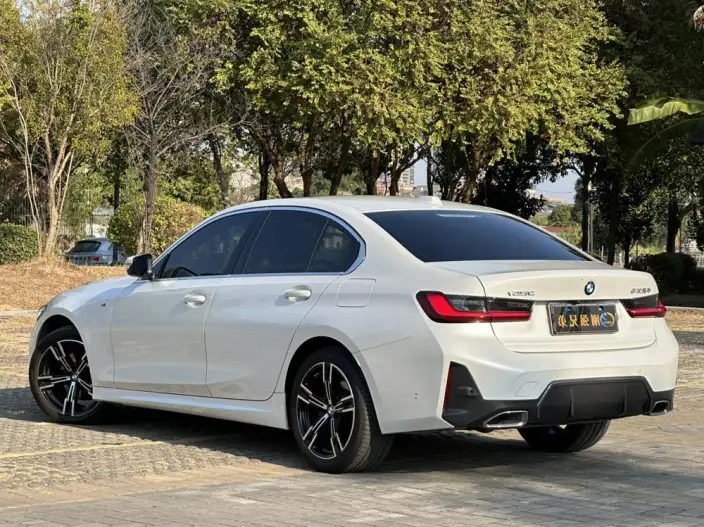 BMW 3 Series 2025 Model 325i M Sports Set – фото 5
