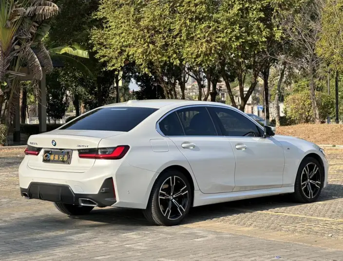 BMW 3 Series 2025 Model 325i M Sports Set – фото 7