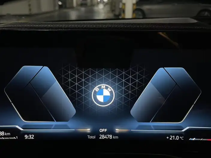 BMW 3 Series 2025 Model 325i M Sports Set – фото 9