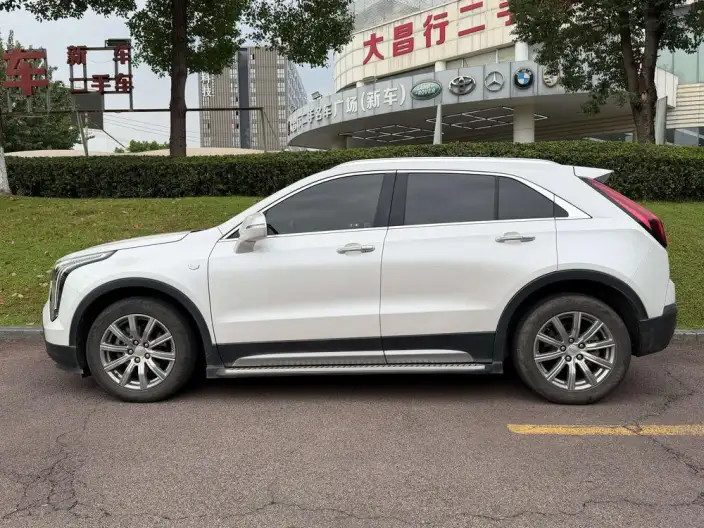 Cadillac XT4 2023 Model 28T 2WD Luxury Model – фото 3