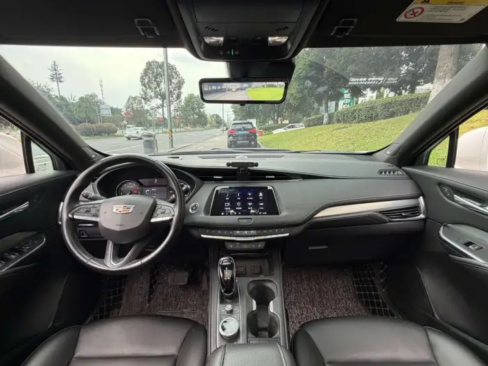 Cadillac XT4 2023 Model 28T 2WD Luxury Model – фото 6