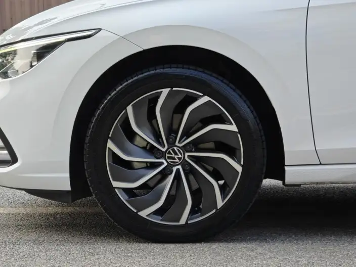 Volkswagen Golf 2021 Model 280TSI DSG Pro – фото 10