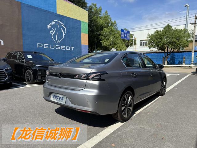 Peugeot 408 2022 1.6T Light Chaser 2022 1.6T Dream Edition – фото 6