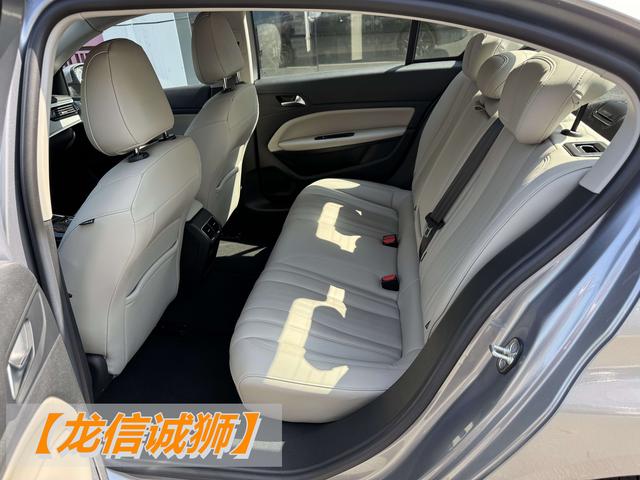 Peugeot 408 2022 1.6T Light Chaser 2022 1.6T Dream Edition – фото 12