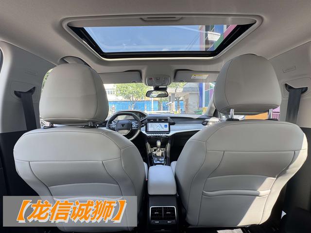Peugeot 408 2022 1.6T Light Chaser 2022 1.6T Dream Edition – фото 13