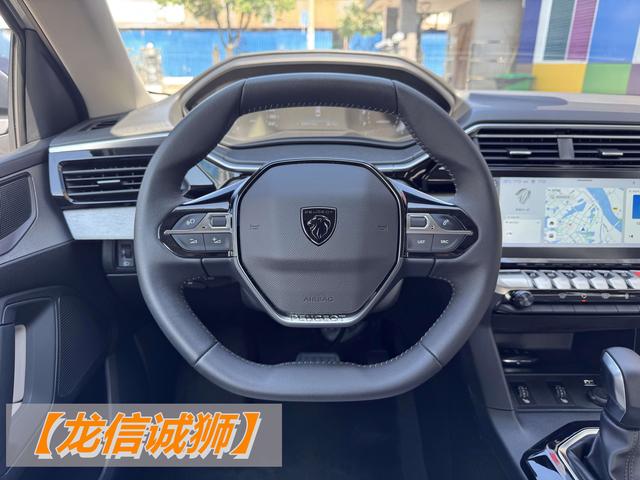 Peugeot 408 2022 1.6T Light Chaser 2022 1.6T Dream Edition – фото 14