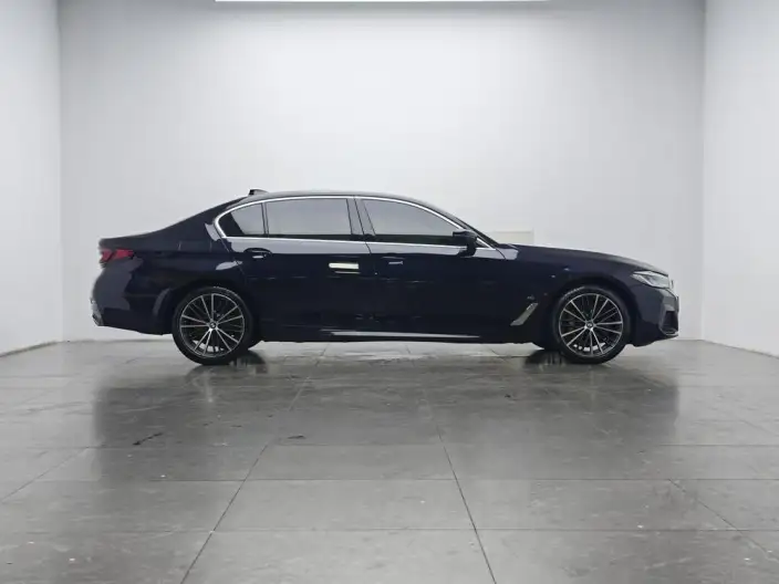 BMW 5 Series 2023 Model 530Li Leading Model M Sports Set – фото 8