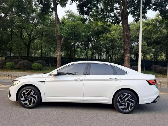 Volkswagen Sagitar 2023 Model 300TSI DSG Beyond Edition – фото 4