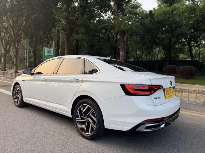 Volkswagen Sagitar 2023 Model 300TSI DSG Beyond Edition – фото 5