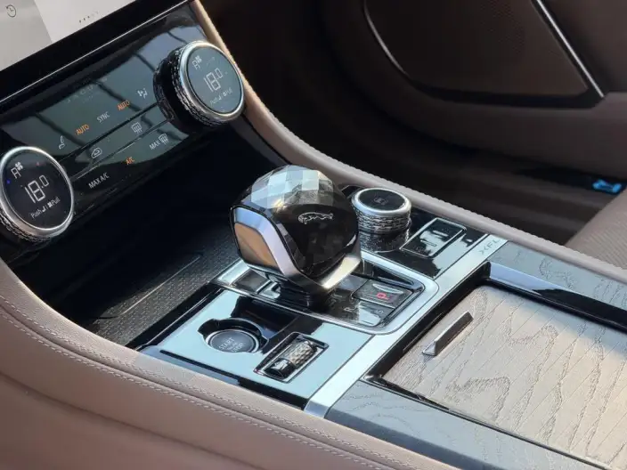 Jaguar XFL 2022 Model 2.0T P250 2WD Exclusive Deluxe Edition – фото 9